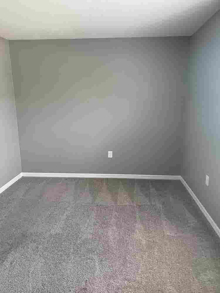 Rooms For Rent for -Hundred.