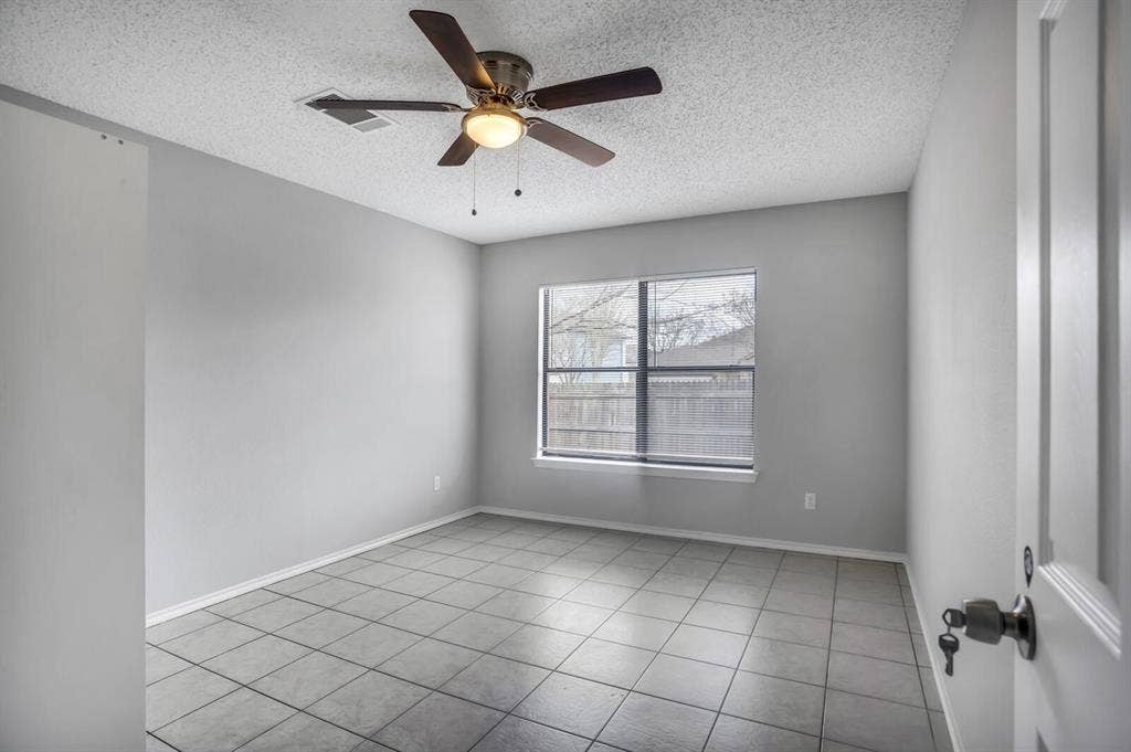 1 BR in Austin