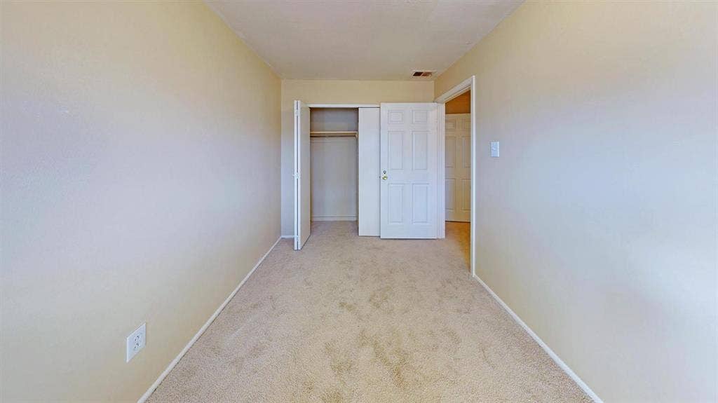 1 BR in Dallas