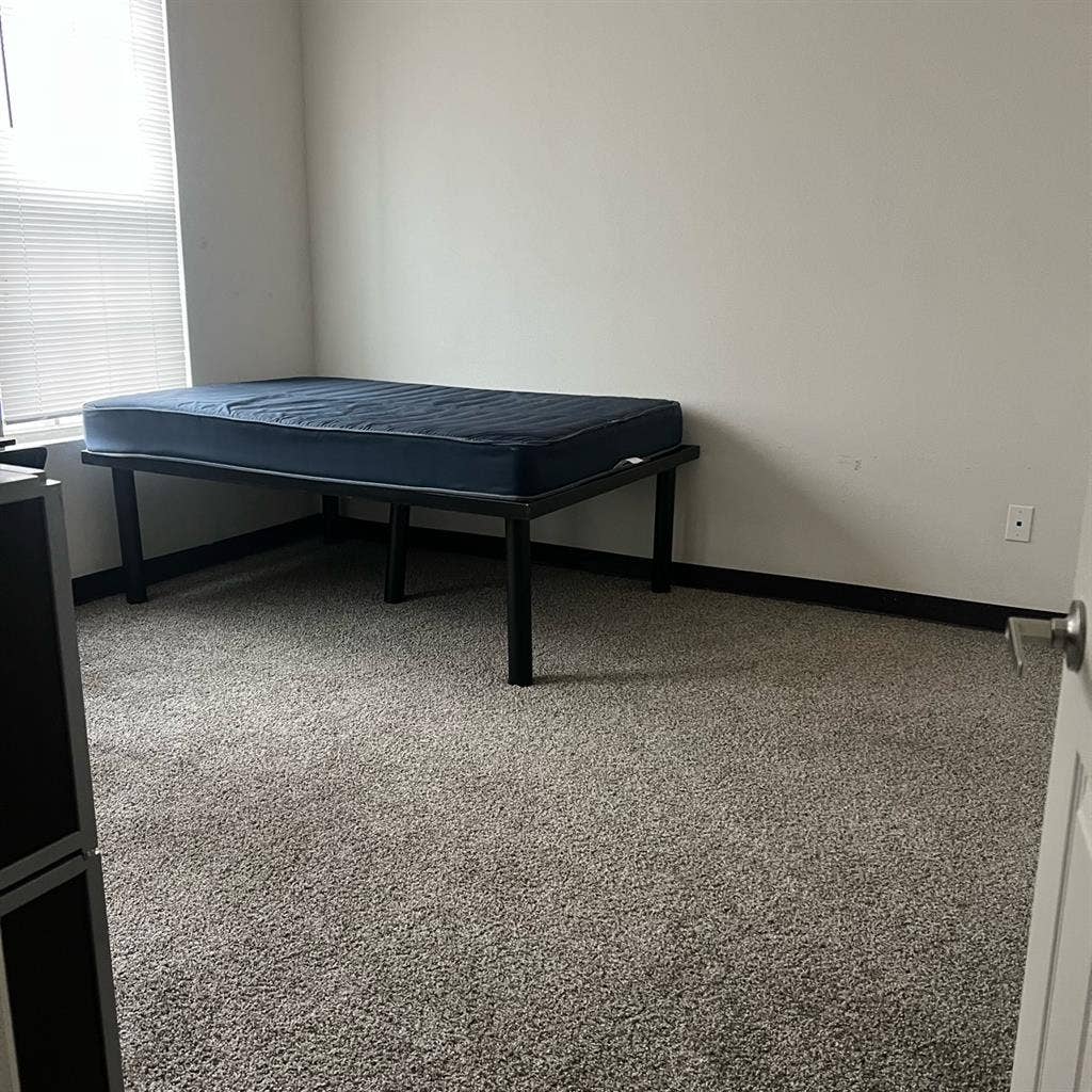 B Townhome: Room for Sublease