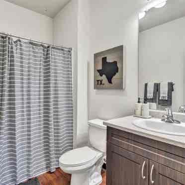 B Townhome: Room for Sublease