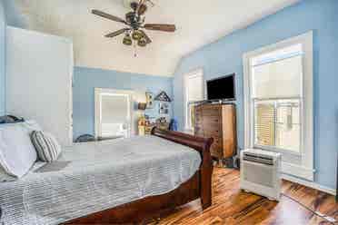 Central Business / Vine Shared Home