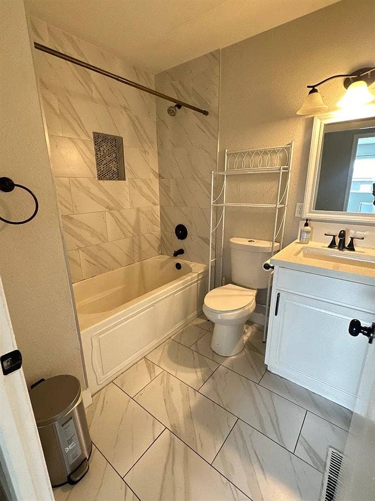 3 Minutes from Las Vegas Strip!