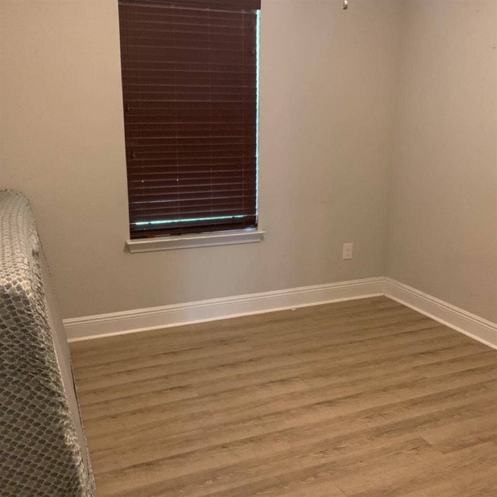 Room for rent in house