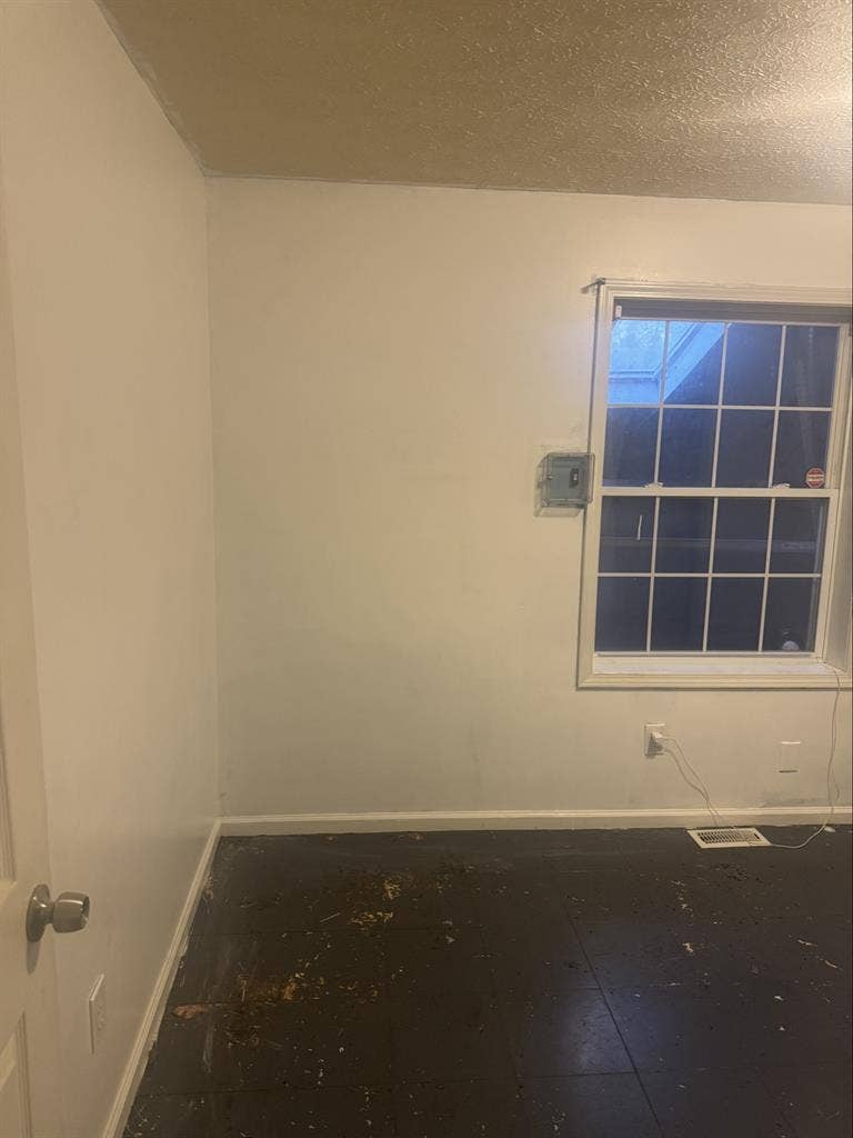 Room For Rent W/ Utilities