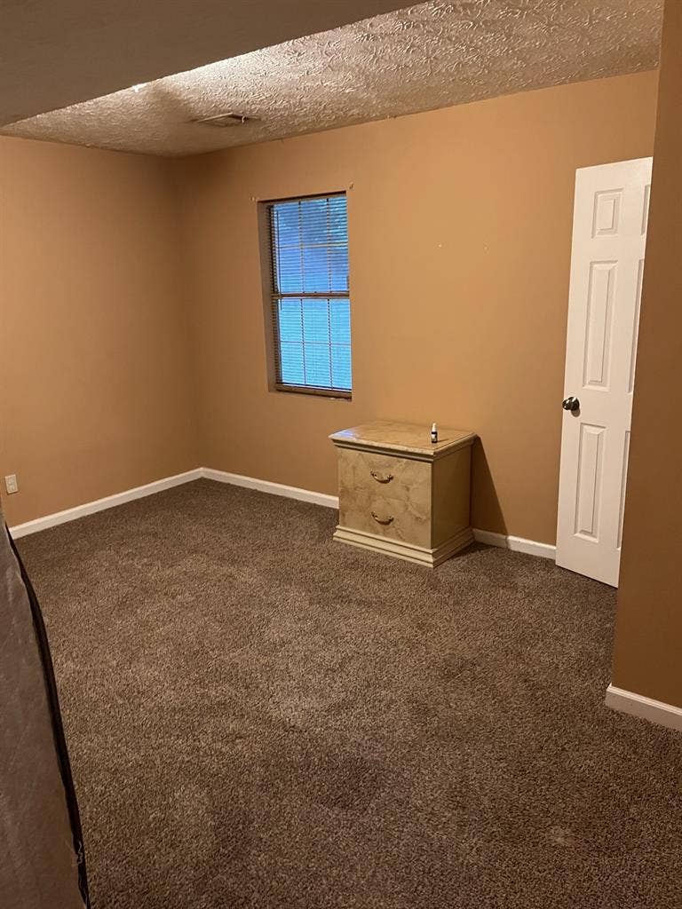 Split level area for rent