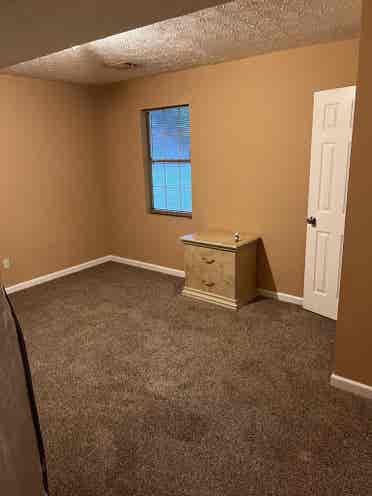 Split level area for rent