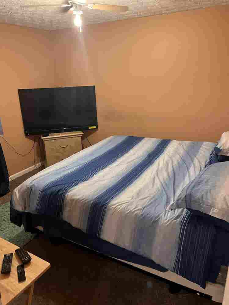 Split level area for rent