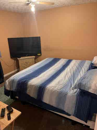 Split level area for rent