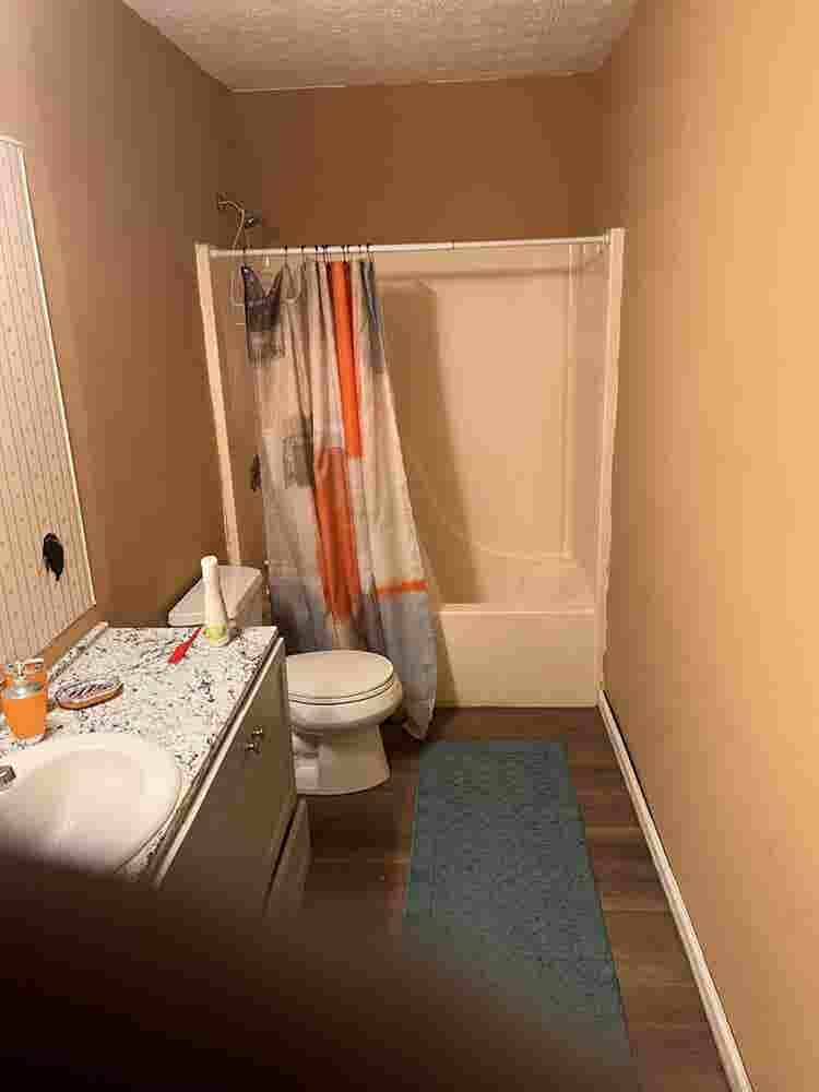 Split level area for rent