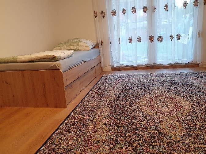 Voll Möbliertes WG-ZIMMER 4