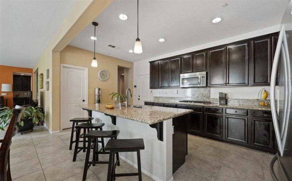 Multiple rooms for rent in corona