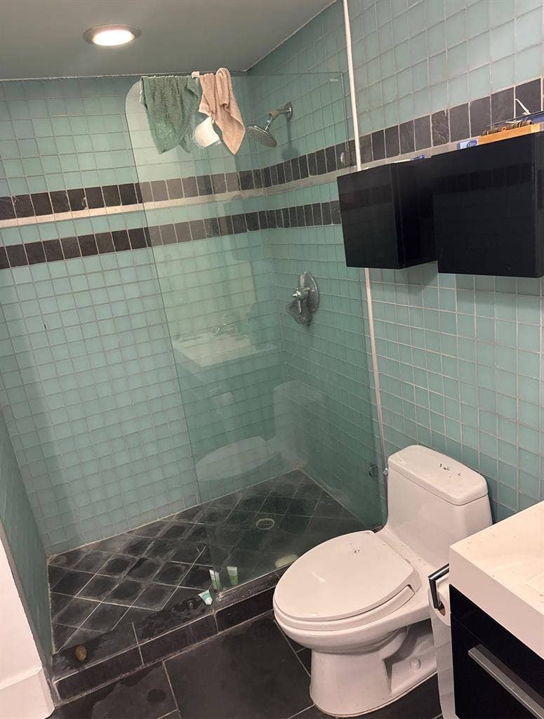 1 Room /Private Bathroomm