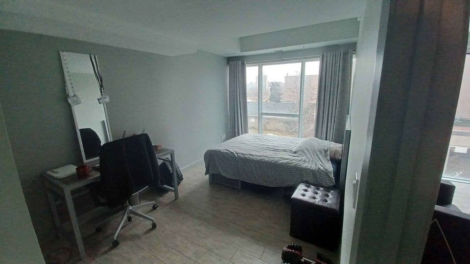 Summer May-Aug Waterloo Sublease!