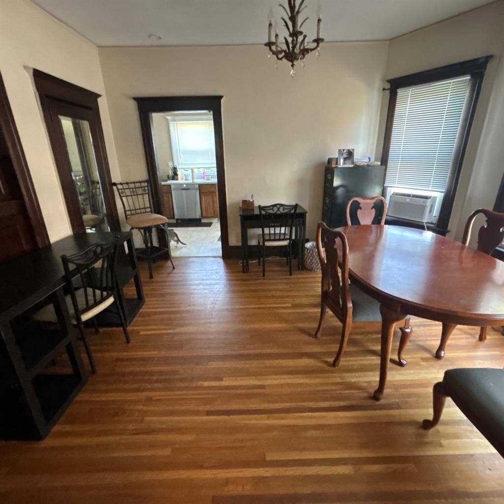 Three Bedroom Duplex near NewCenter