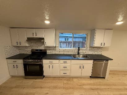 Three rooms for rent in Manteca