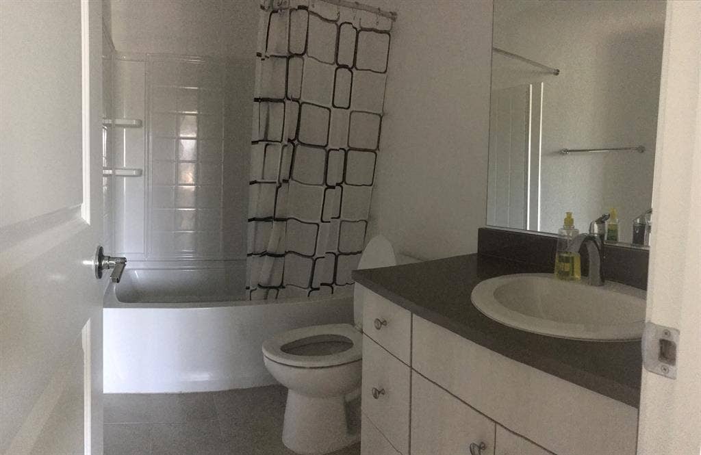 One Bedroom Shared Bath in North Sa