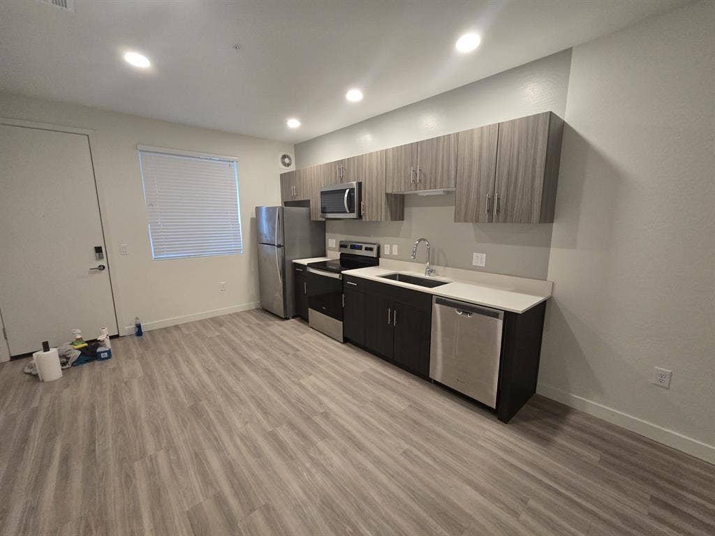 Roommate wanted for 2 BR 2 Bath APT