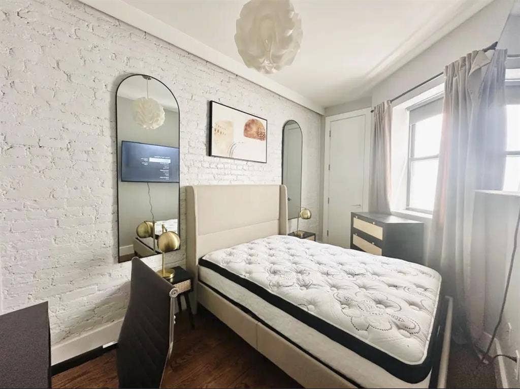 Furnished Room in Crown Heights