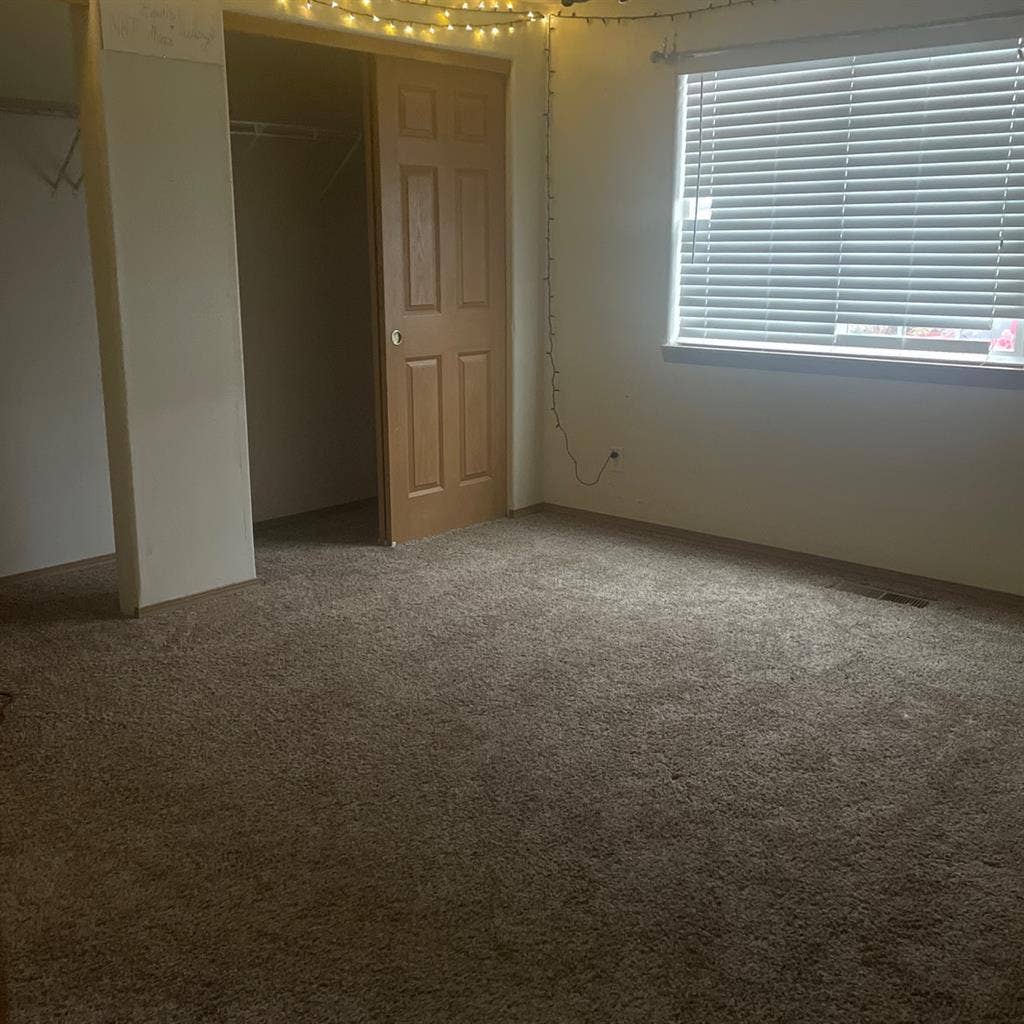 Looking for a Female roommate.