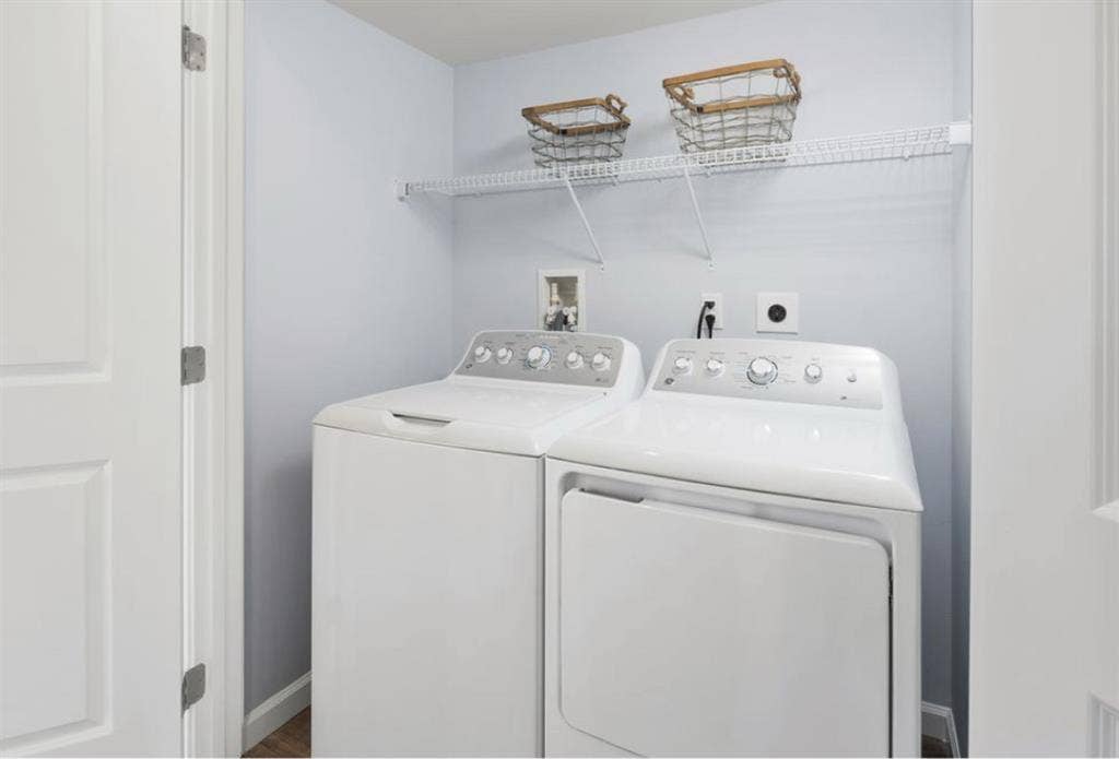 Room for rent near downtown Charlot