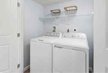 Room for rent near downtown Charlot