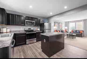 Room for rent near downtown Charlot