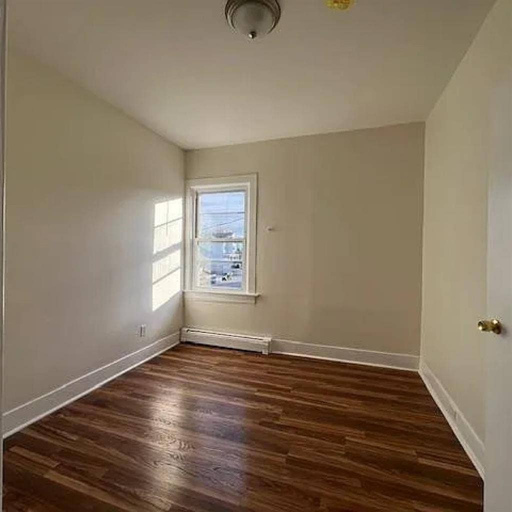 1st floor apt with basement access