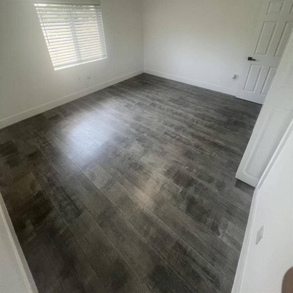 Large Room North Miami w/ Bathroomm