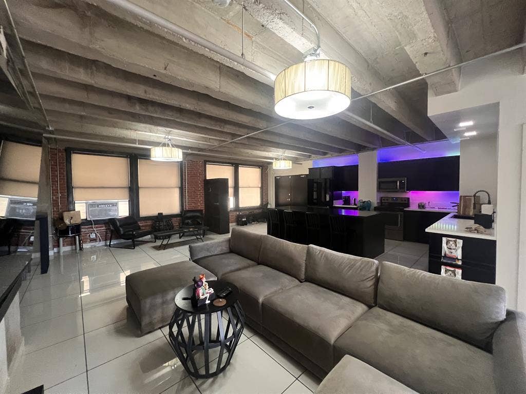 room 4 rent in DTLA $