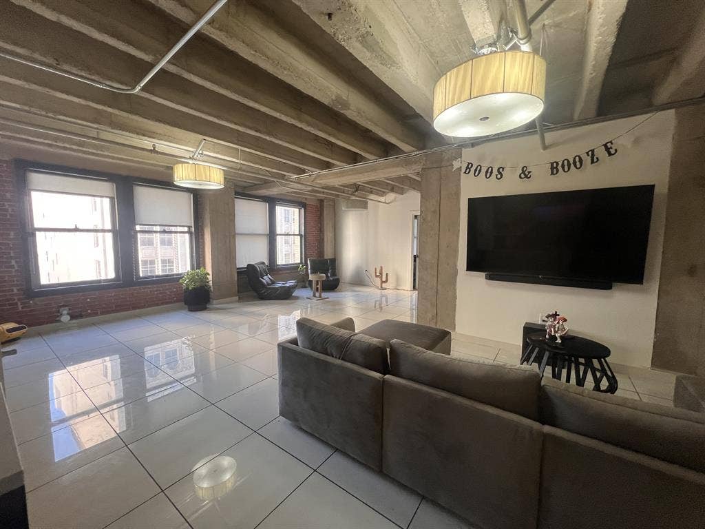 room 4 rent in DTLA $