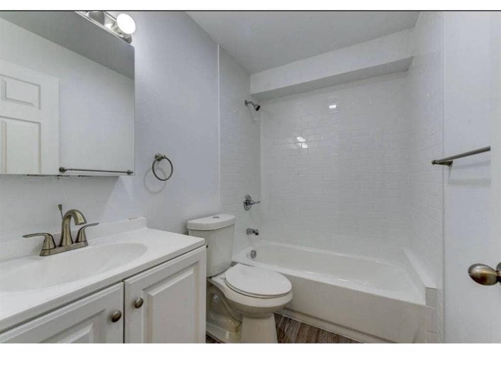 $999/mo utilities incl. furnished