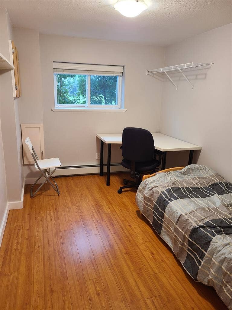 Room close to SFU