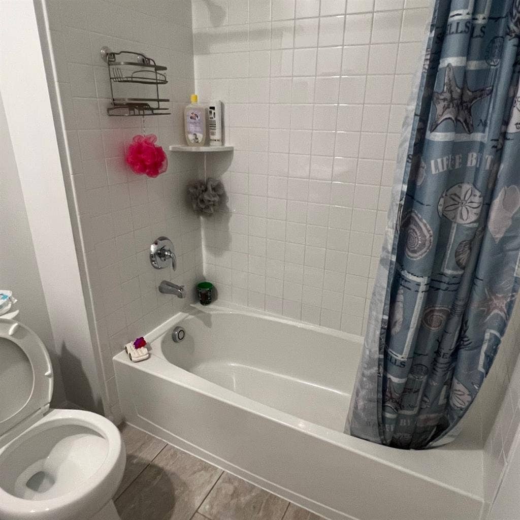 Room for rent in Rockville