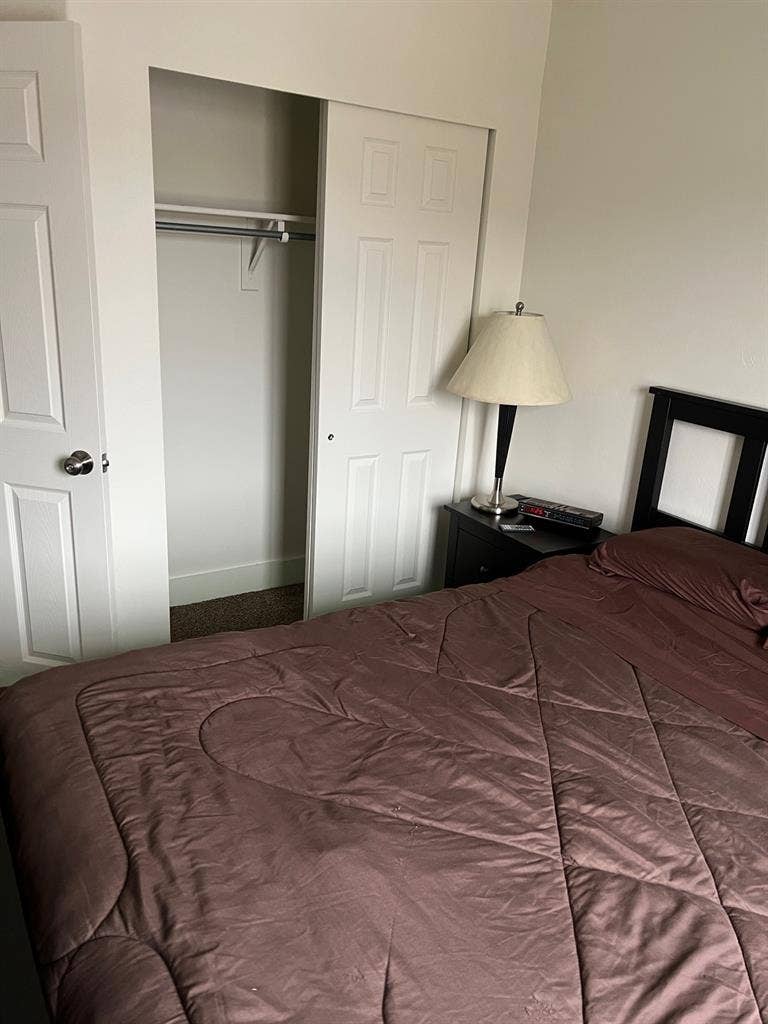 Fully Furnished Room w/Prvt Bathroo