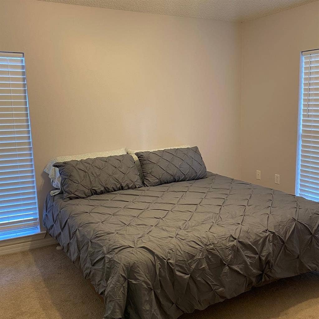 Room for Rent in upstairs  Condo