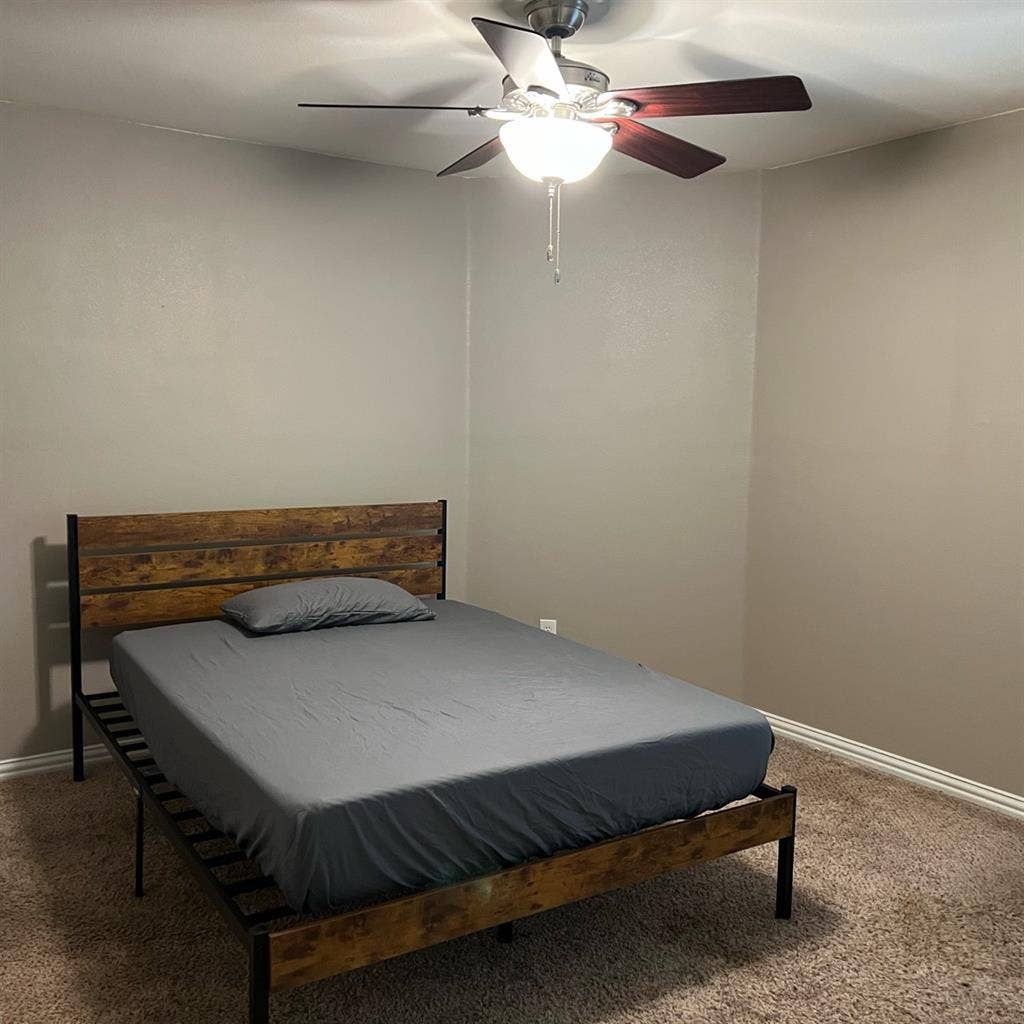 2 rooms ready to move in Allen