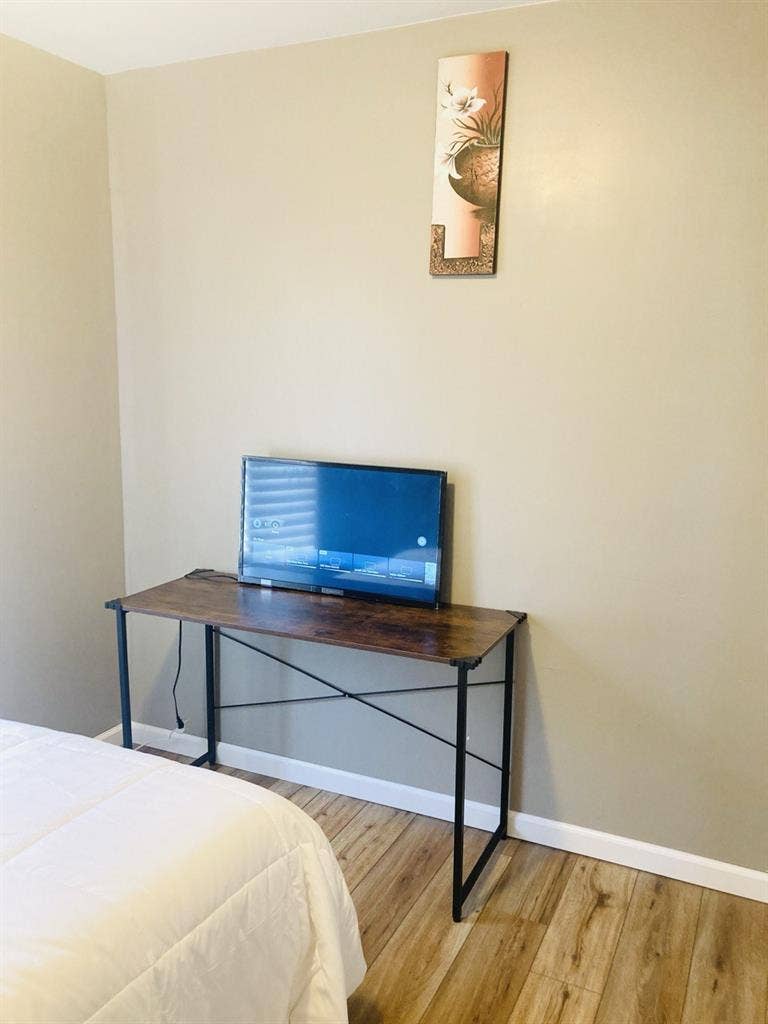 Cozy Room Near OSU and Short North