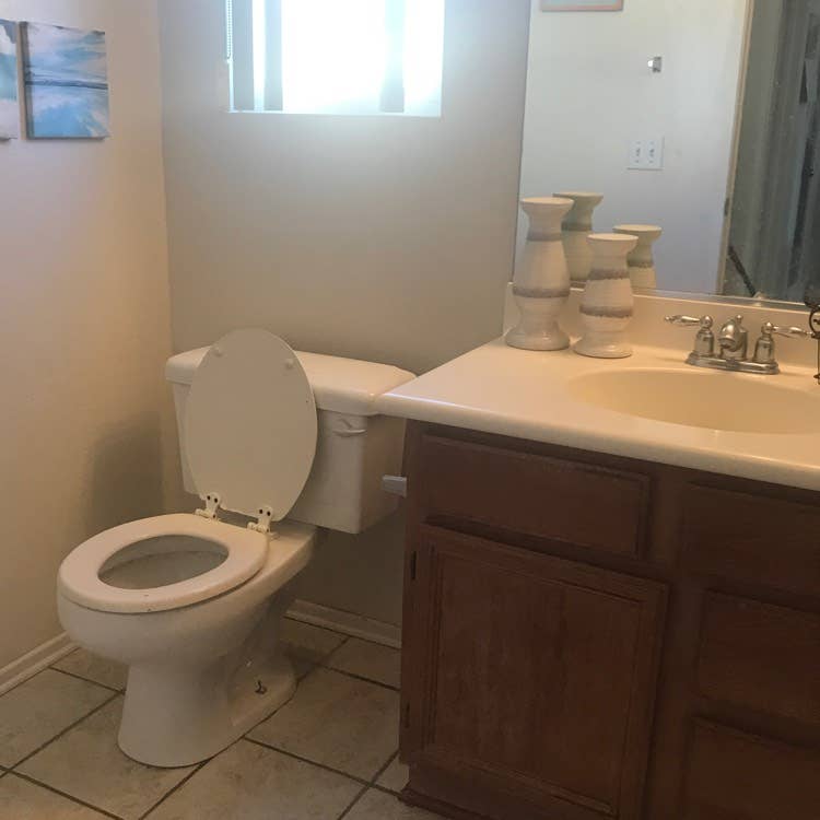 room for rent in Adelanto