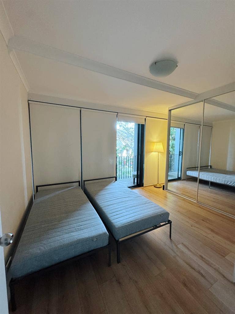 AVAILABLE SHARED ROOM CHIPPENDALE