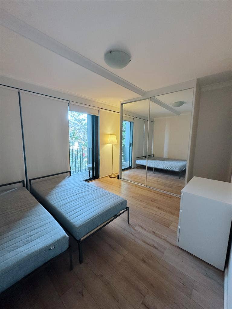 AVAILABLE SHARED ROOM CHIPPENDALE