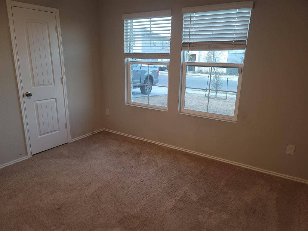 Two Rooms Available in Far East ATX