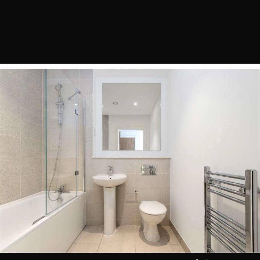 A fully furnished en-suite