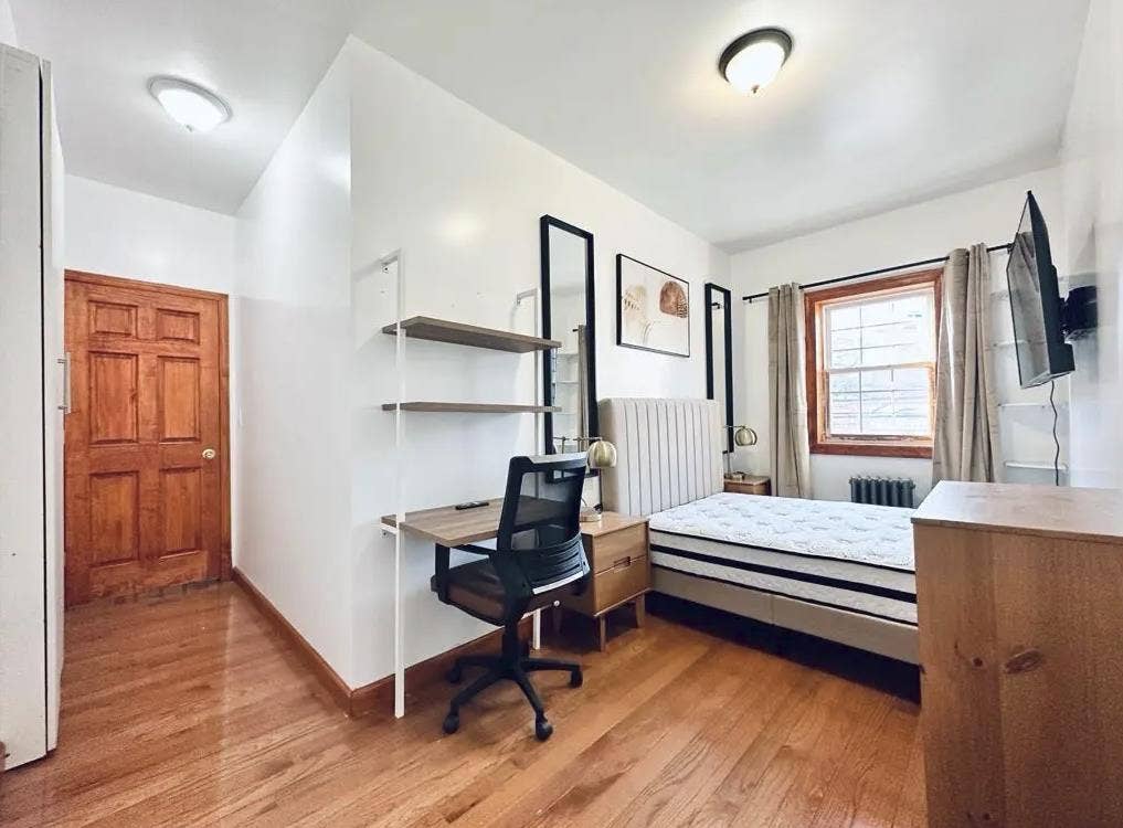 Furnished Room in Long Island City