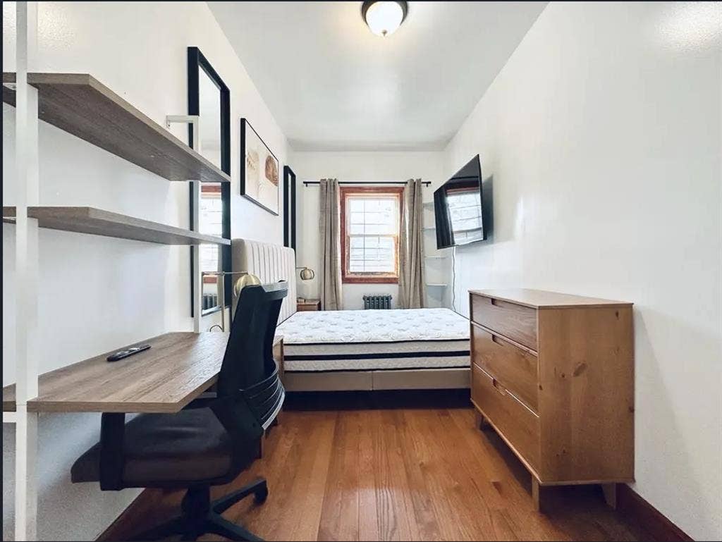 Furnished Room in Long Island City