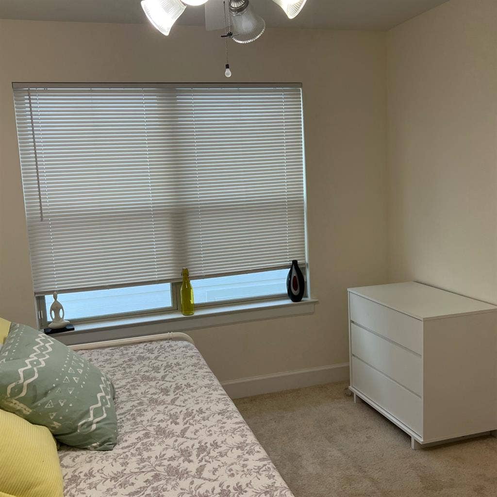 Furnished Room Independent Heights