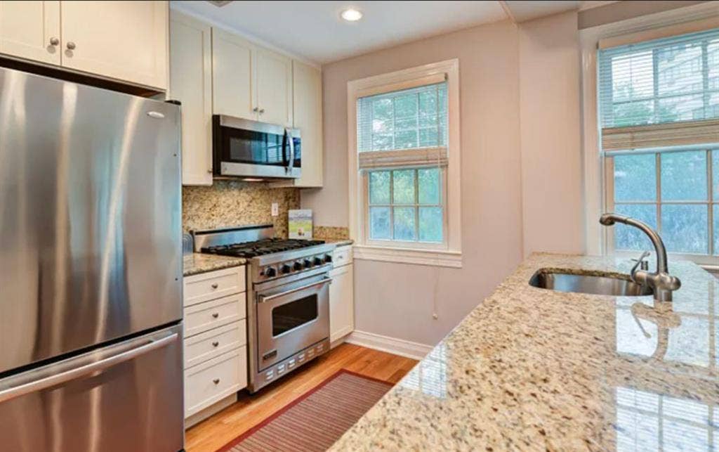 Room in Foggy Bottom Townhouse