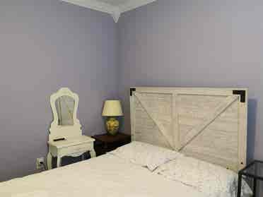 Private room , close to everything