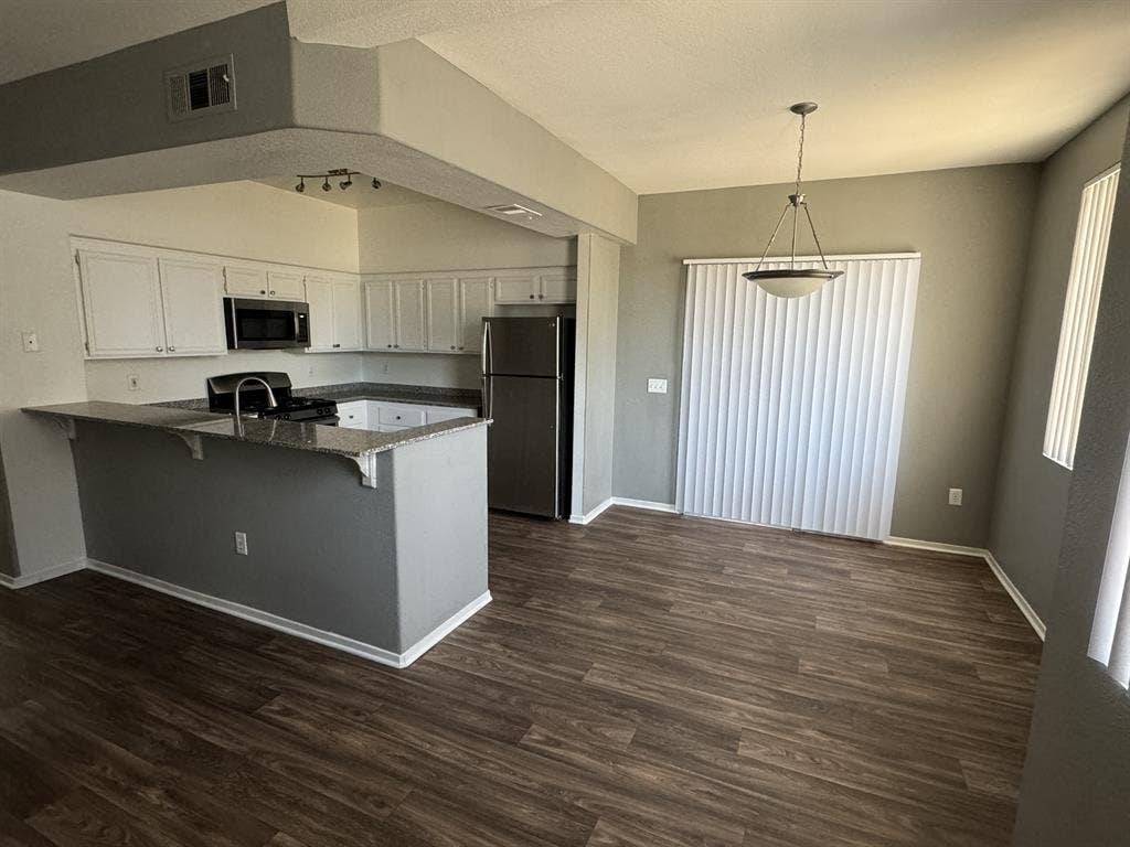 Silverado Ranch Area Room For Rent