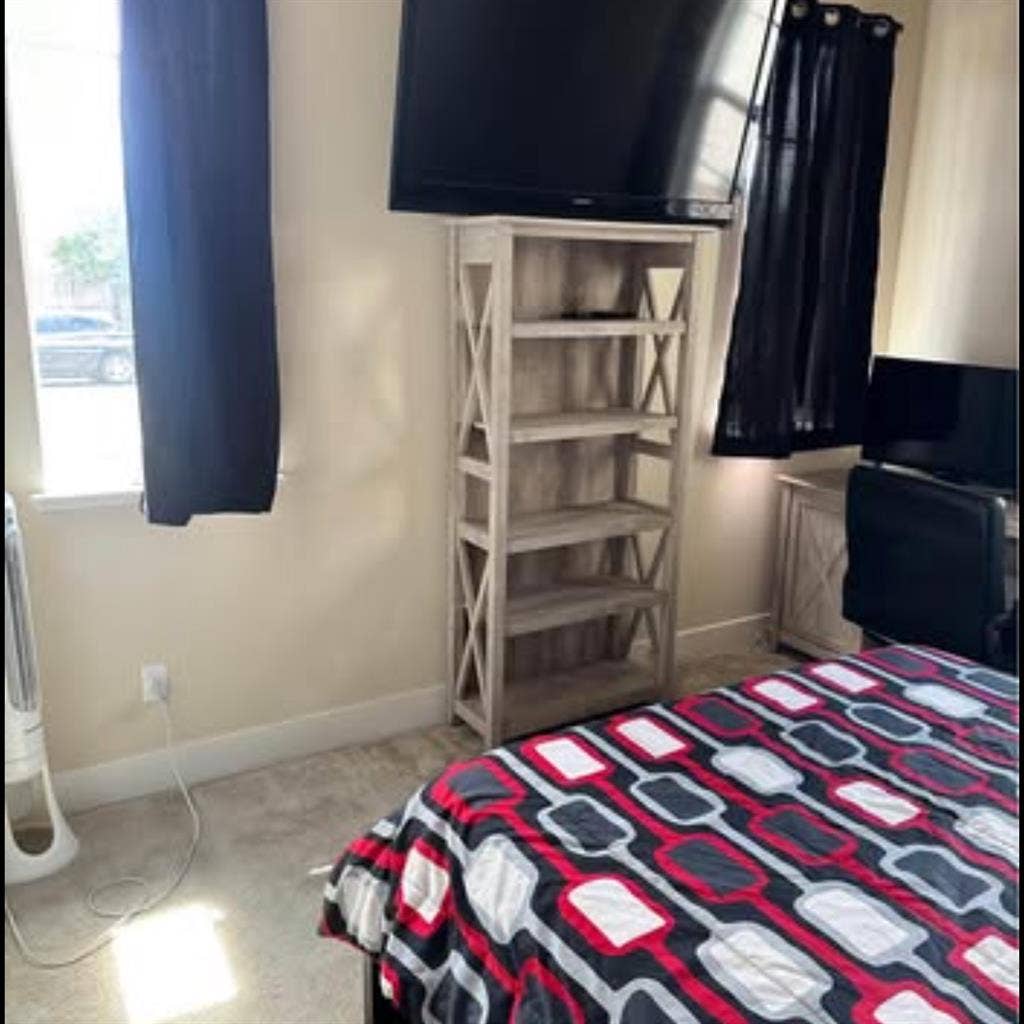 Room & Private BR for Rent